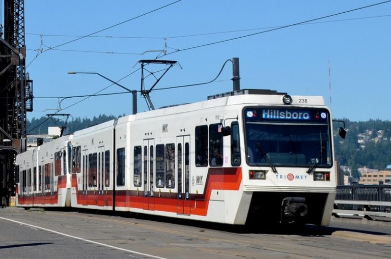 TriMet contracts Siemens for mid-life overhaul of LRV fleet