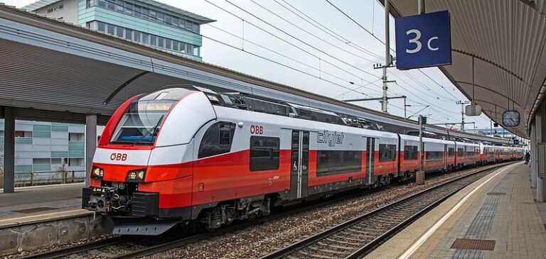 Austria’s ÖBB orders 11 Siemens Desiro ML trains - Railway Technology