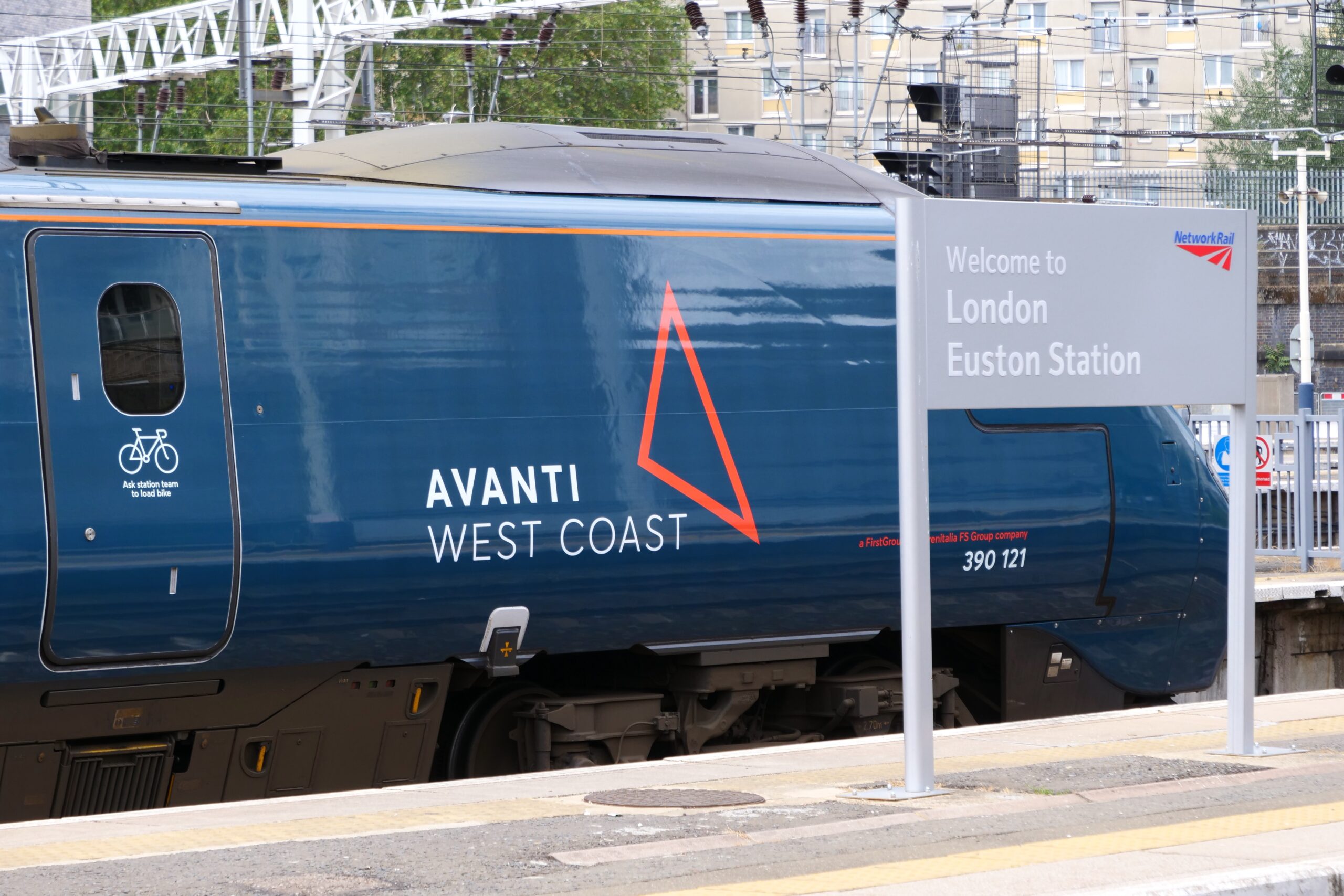 Avanti West Coast placed on short-term contract - Railway Technology
