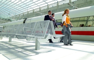 Erlau benches for railway platforms